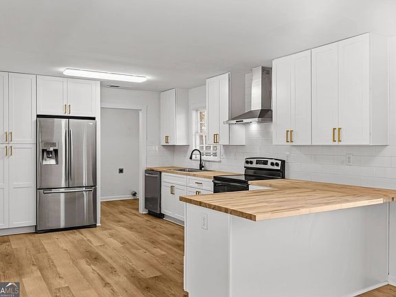 4th image of 3993 Brookcrest Cir