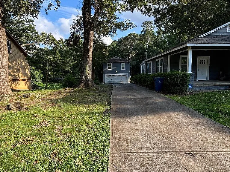 1920 Linwood Ave — Photo 8