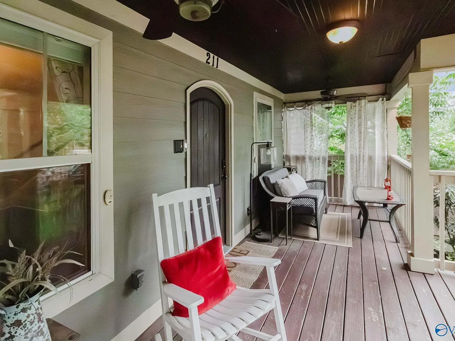 3 bed, 2.5 bath, 1844 sqft, $2,500 — Photo 4