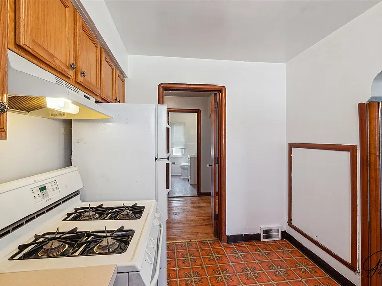 5076 Chalmers St — Photo 12