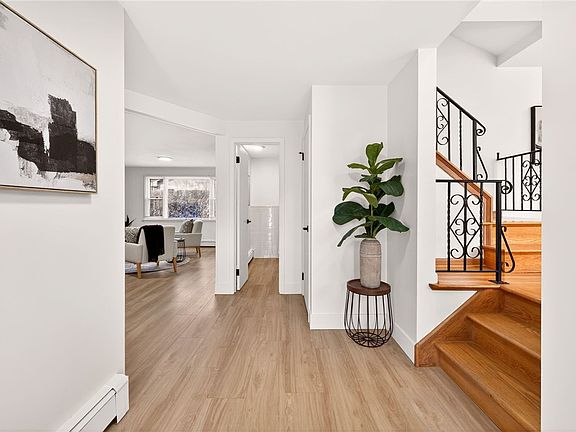 4th image of 96 Flagstaff Dr