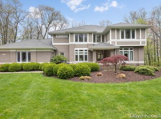 325 Preservation Dr NE, Ada, MI 49301