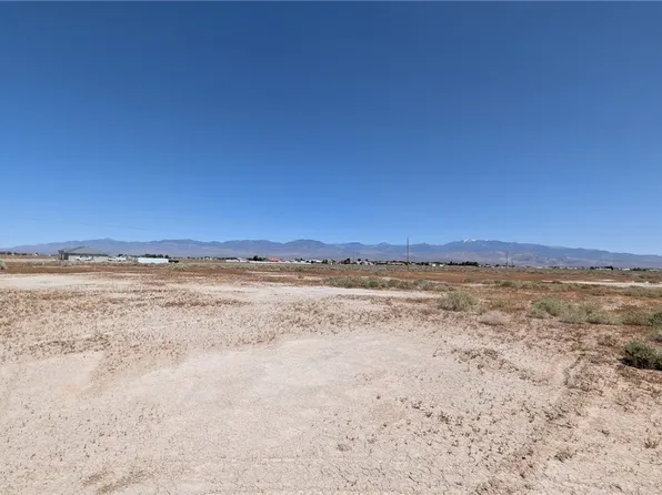 3721 S Woodchips Rd, Pahrump, NV 89048