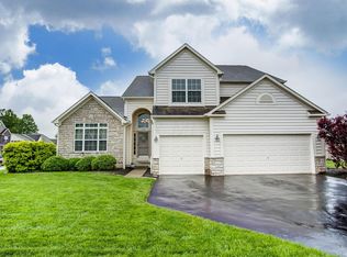 7849 Narrow Leaf Dr, Blacklick, OH 43004