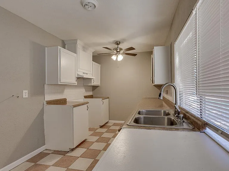 5709 Christie Ln — Photo 2