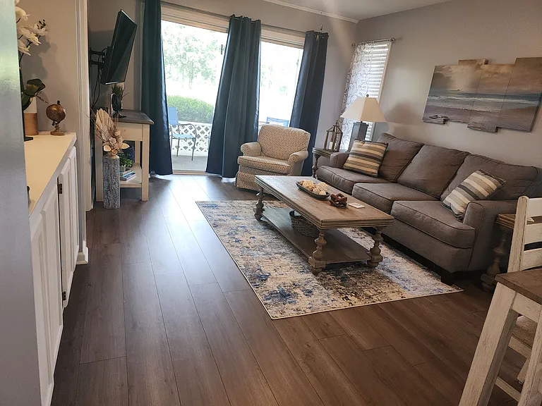 589 Blue River Ct #4C — Photo 3