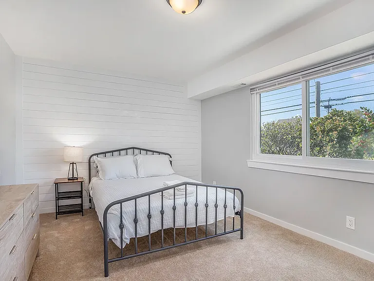 570 W Ocean View Ave #1 — Photo 3