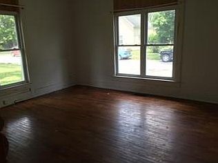4th image of 632 E Elm St