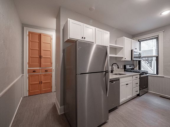 2nd image of 2336-2338 E Carson St #1