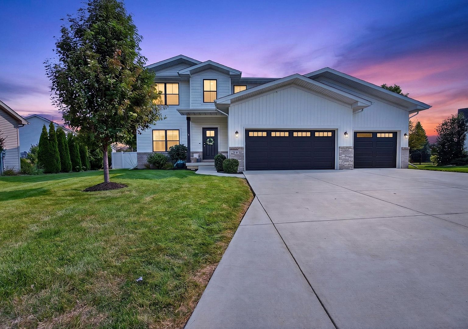 3 Flag Tree Ct — The Den at Fox Creek