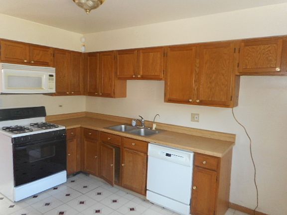 5th image of 4320 181st St