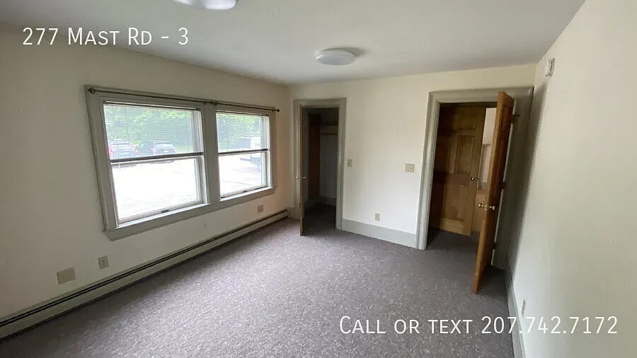 University Student Rental- Available for the 2027-2028 School Year!! Heat & Hot water Included — Photo 4