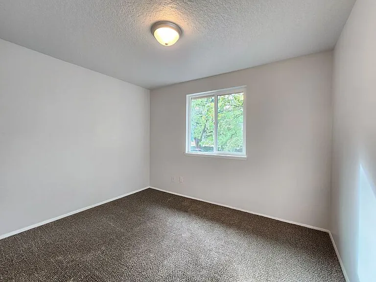 VALLEY WOODS — Photo 12