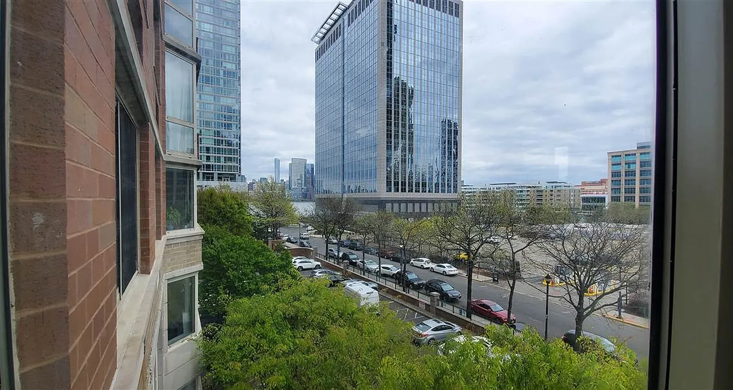 20 2nd Street 402