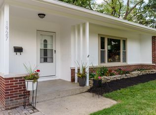 1927 Harwitch Rd, Upper Arlington, OH 43221