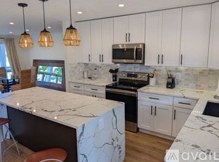 420 SW 1st St, Boca Raton, FL 33432