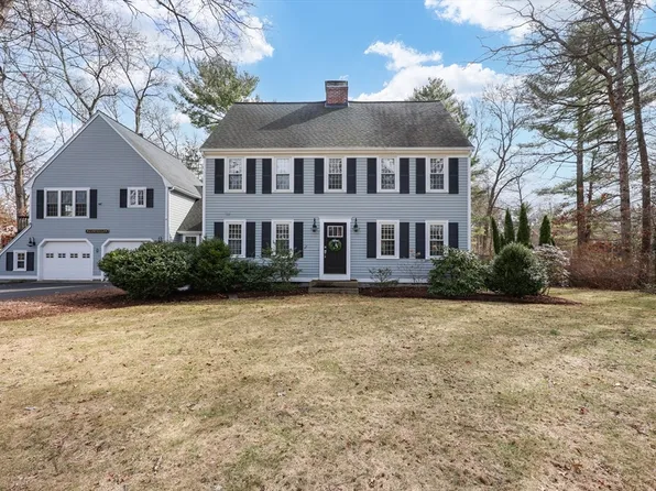 44 Surrey Dr, Mansfield, MA 02048