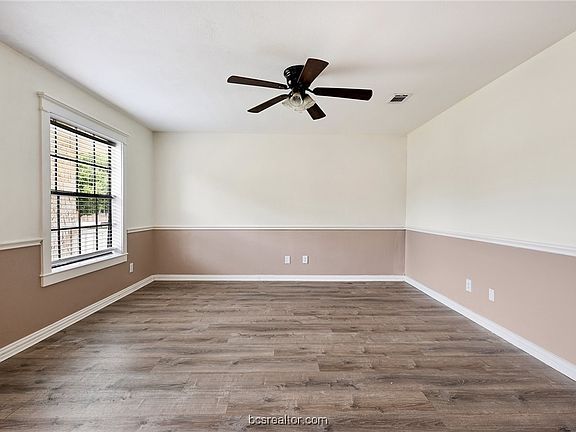 4th image of 1012 San Saba Dr