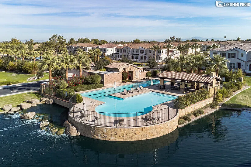 Furnished Townhome Near Ocotillo GC — Photo 2