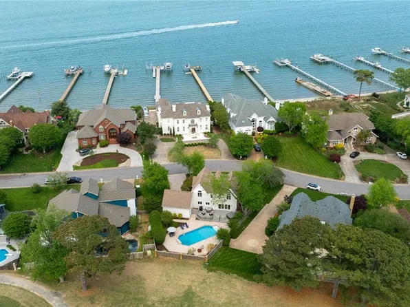 2312 Haversham Close, Virginia Beach, VA 23454