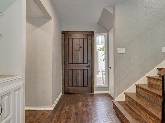 2nd image of 15 Oakbrook Dr