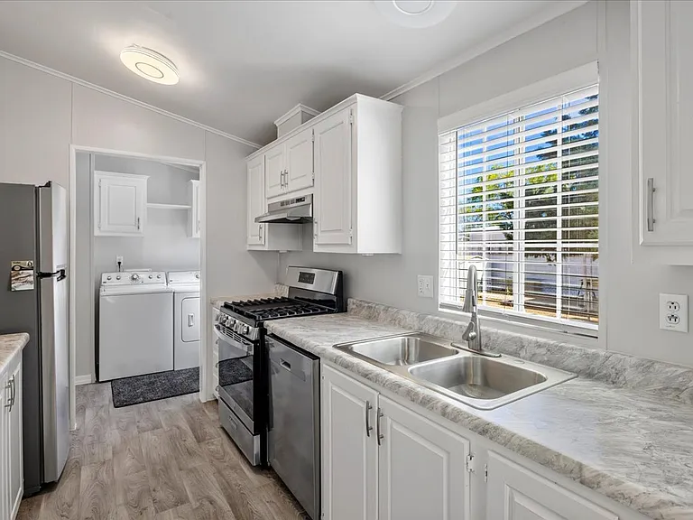 2885 N Panorama Dr — Photo 15