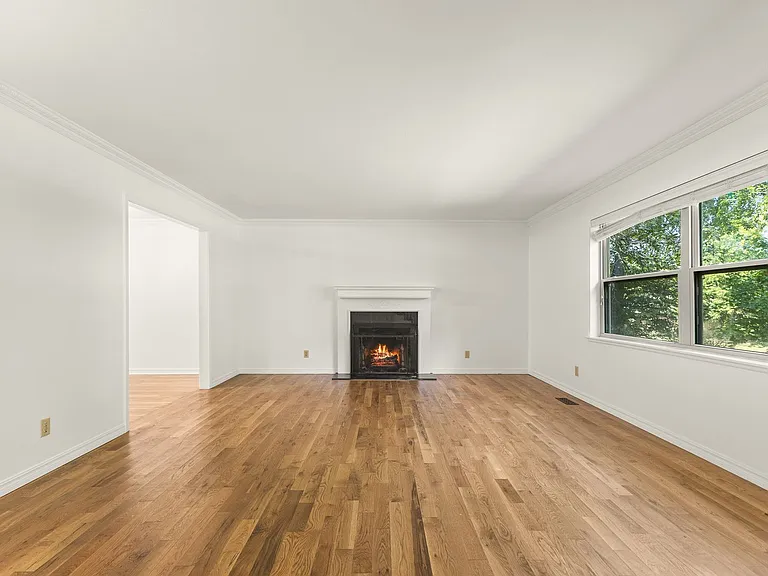 2825 E Inwood Ln — Photo 11