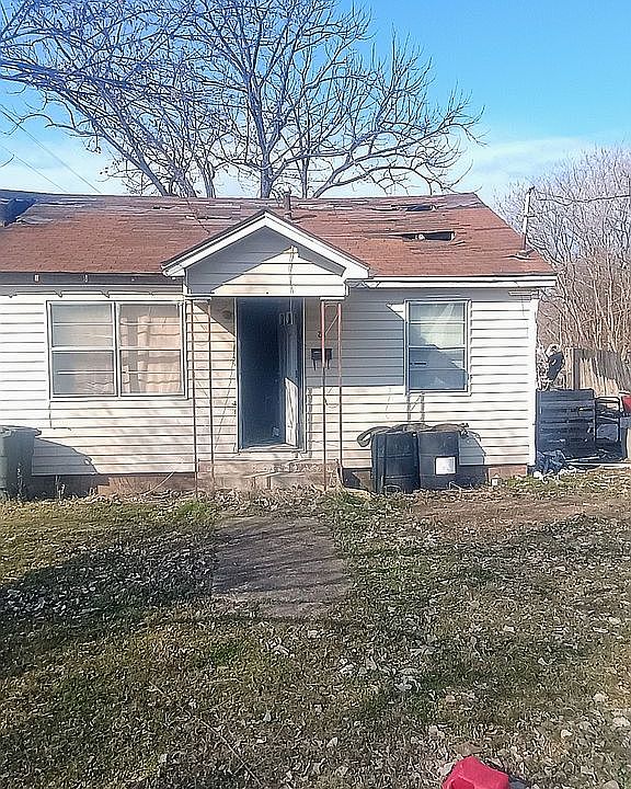 1st image of 214 W Roosevelt St