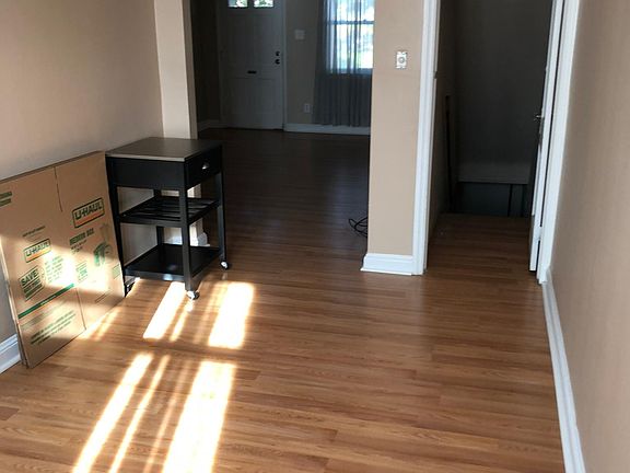 5th image of 352 Westmont Dr