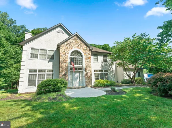 110 Spring Meadow Ln, Doylestown, PA 18901