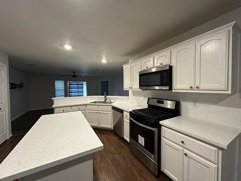 1034 Junction Ct — Photo 10