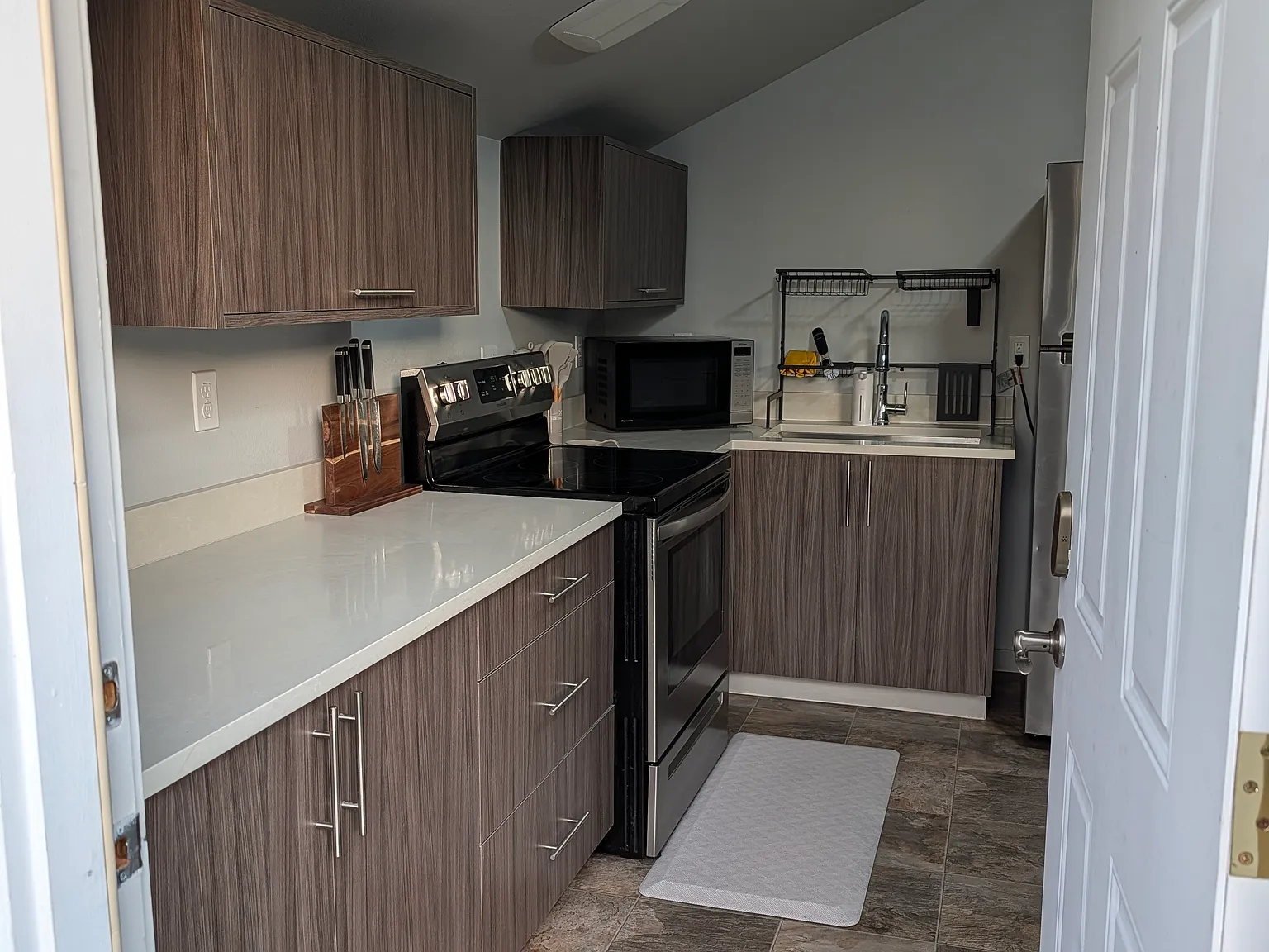 1 bed, 700 sqft, $1,995 — Photo 2