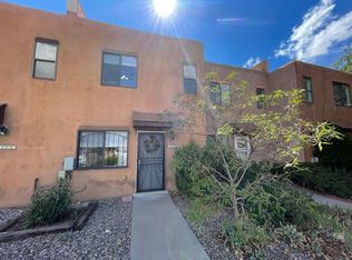 1682 Calle De Oriente Norte, Santa Fe, NM 87507