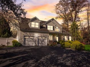 59 Travis Rd, Baldwin Place, NY 10505