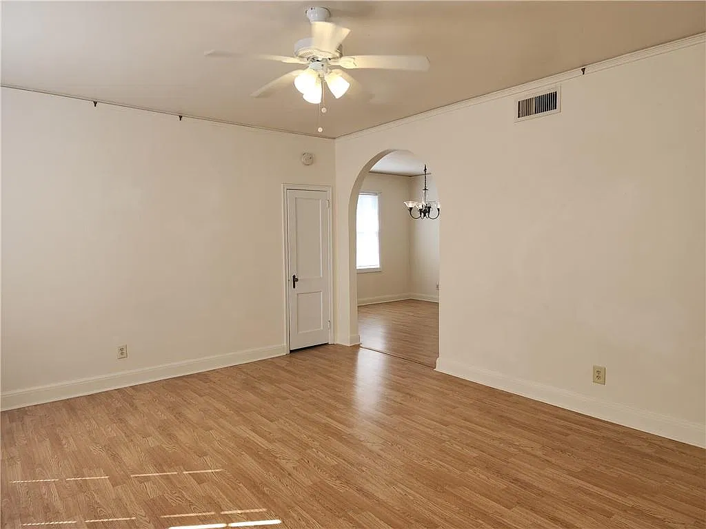 2 bed, 1.5 bath, 1585 sqft, $1,195 — Photo 3