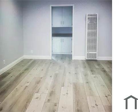 10210 S Dixon Ave #1 — Photo 2