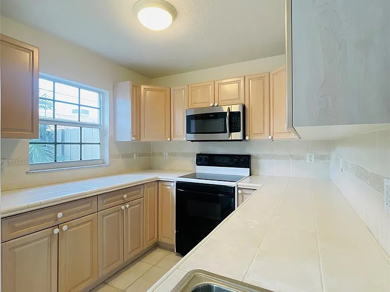 2605 Bay Dr — Photo 11