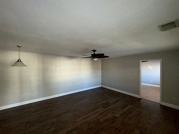 4th image of 106 Windtree Ln #4