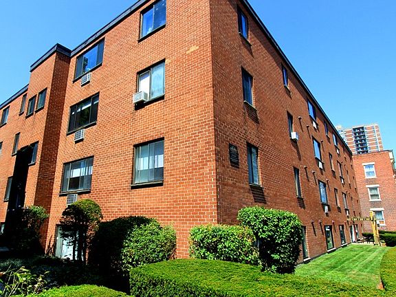 5th image of 230 Babcock St APT 4C