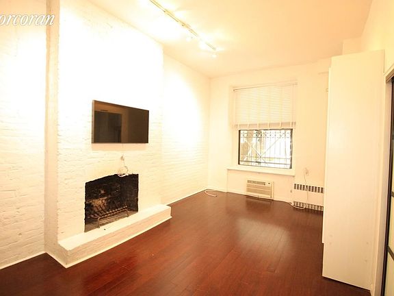 3rd image of 119 E 30th St #11F