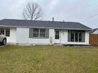 923 Cherry Blossom Ln, Fort Wayne, IN 46825