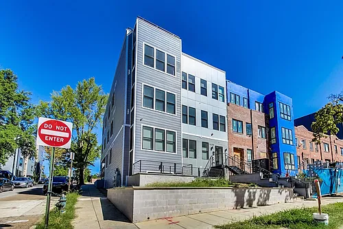 1638 K St NE #302 Photo 1