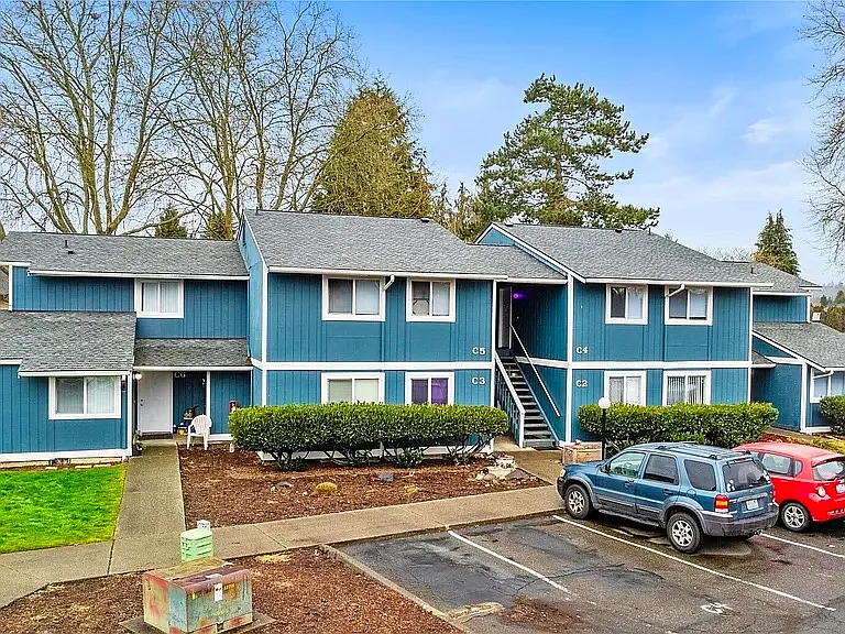 2 bed, 850 sqft, $2,300 — Photo 2