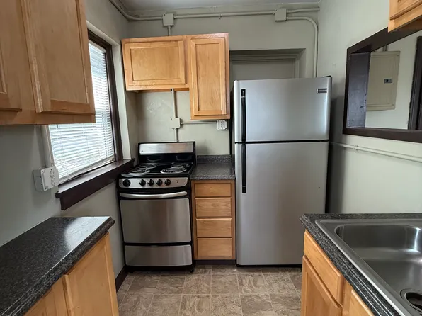 1144 S 11th St #C1, Lincoln, NE 68502