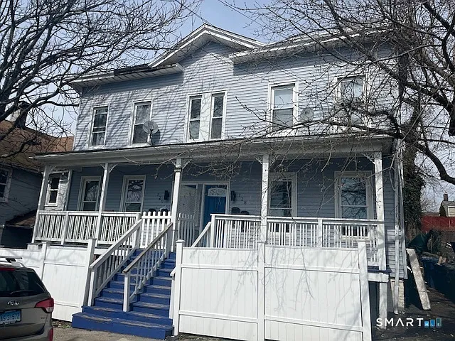 Building Photo - 118 Pequonnock St