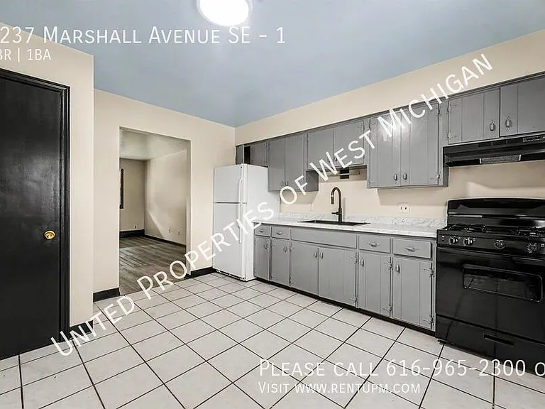 3237 Marshall Ave SE #1 — Photo 9