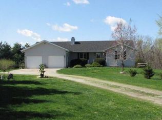 8997 Sycamore Rd, Danville, IA 52623