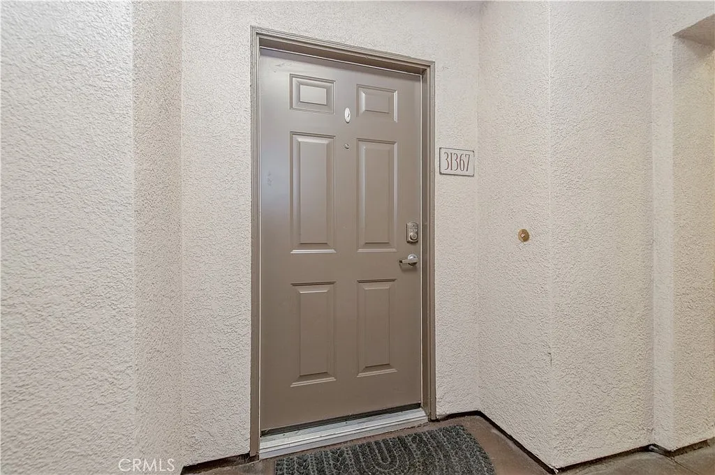 2 bed, 1101 sqft, $2,300 — Photo 4