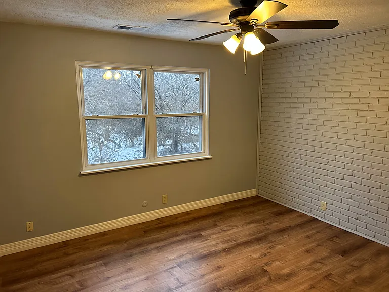 804 S Elm St #2 — Photo 5