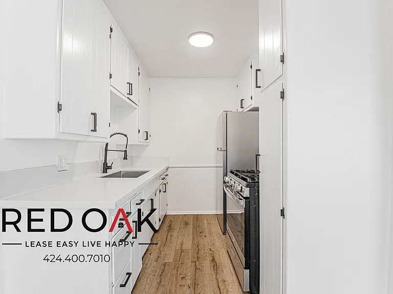 820 S Gramercy Pl #11 — Photo 5